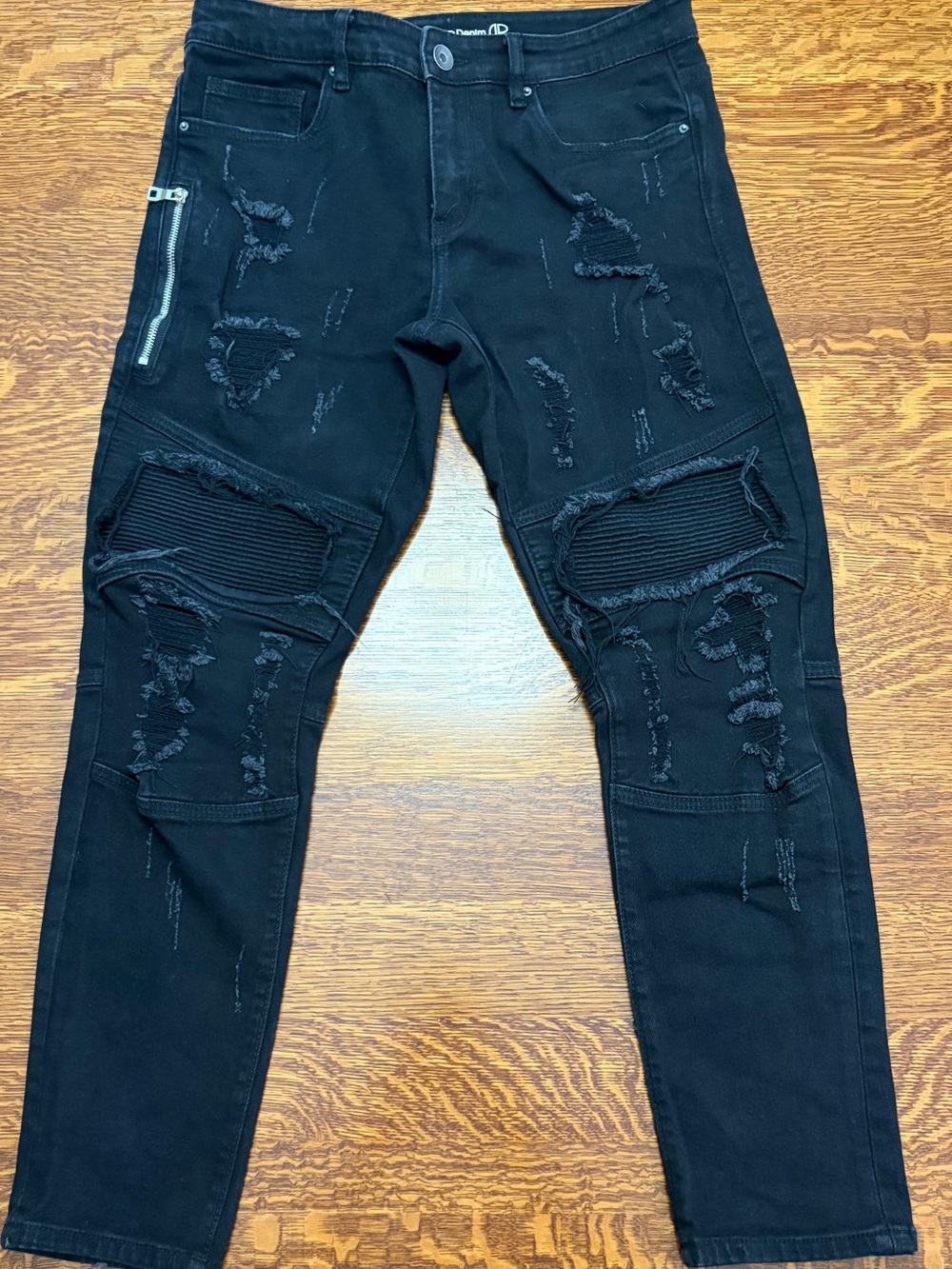 Men's Crysp Denim Black Distressed Skinny Jeans with Knee Rib Panels